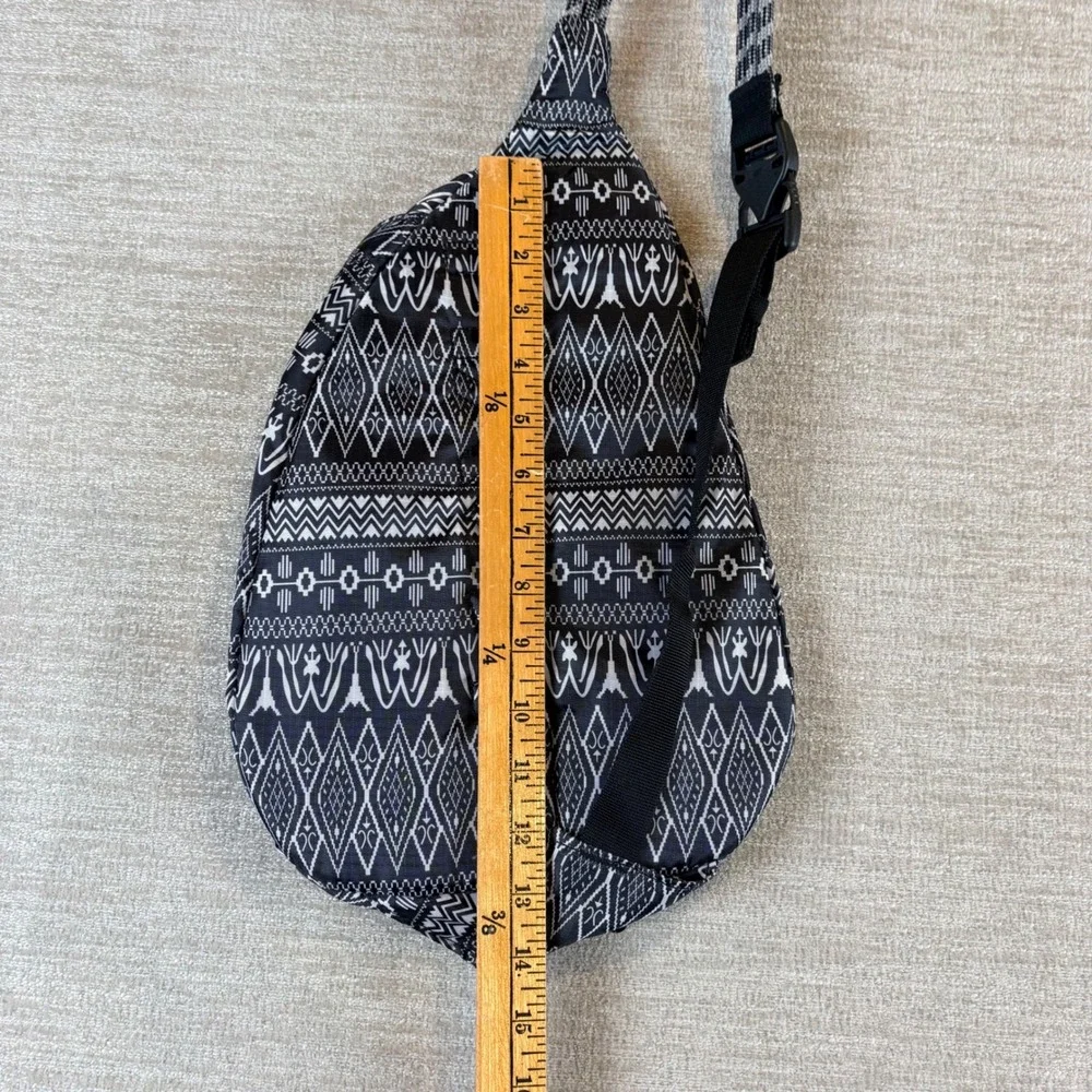 KAVU Rope Bag Black White Geometric Tribal Sling Backpack Crossbody Gorpcore